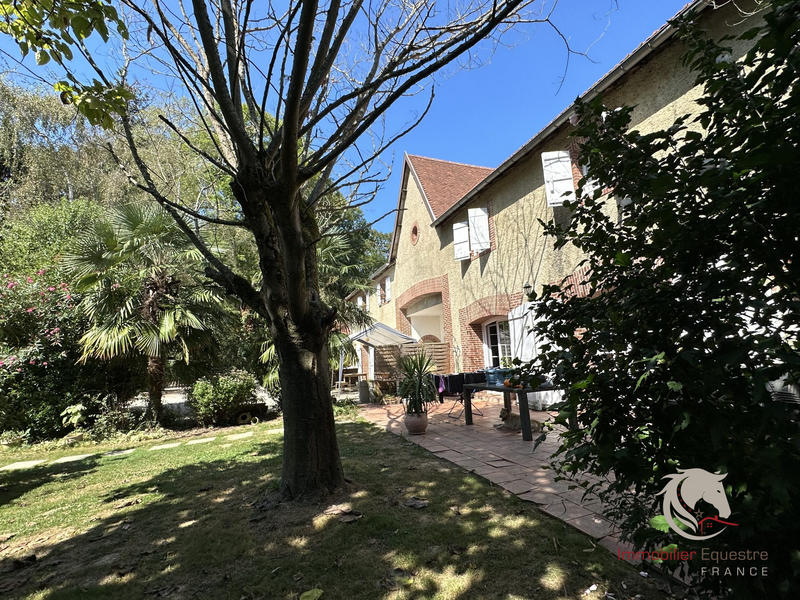 Maison - 530 m² - 21 pièces