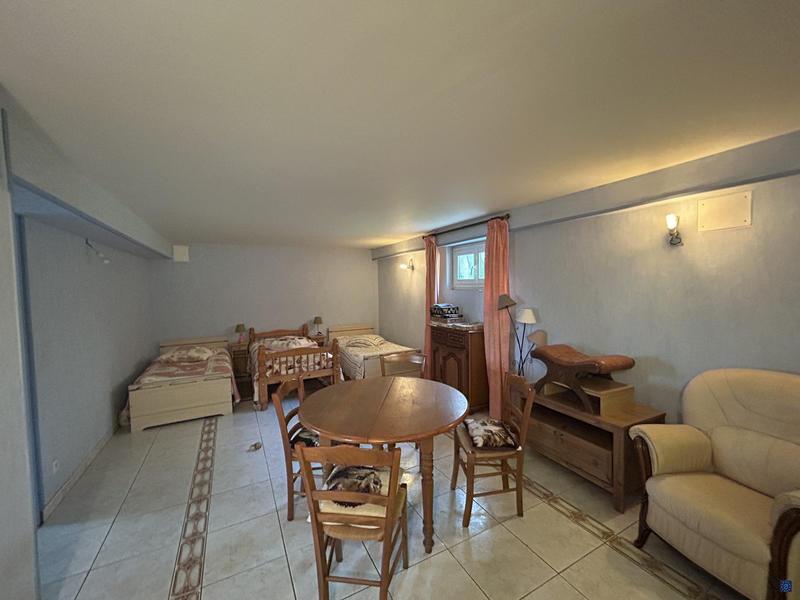 Maison - 187 m² - 6 pièces