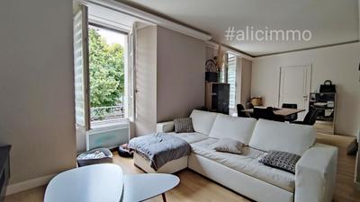 Maison - 360 m² - 10 pièces