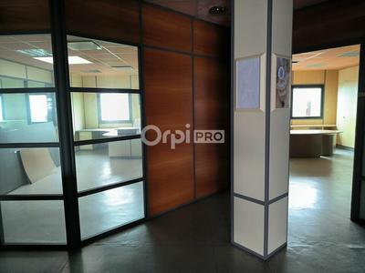 Bureau - 600 m²