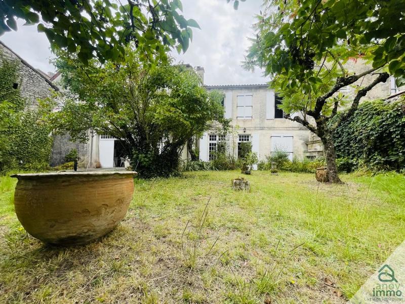 Maison bourgeoise - 337 m² - 13 pièces