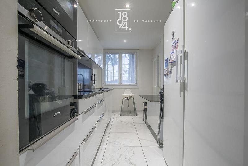 Appartement - 93 m² - 4 pièces