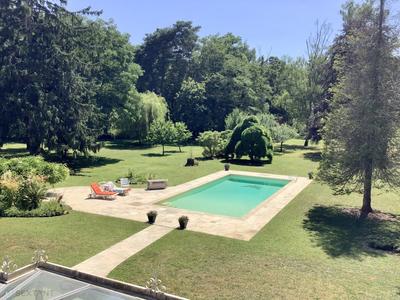 Propriété - 280 m² - 10 pièces