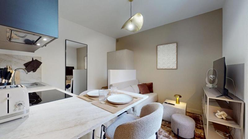 Studio - 14 m² - 2 pièces