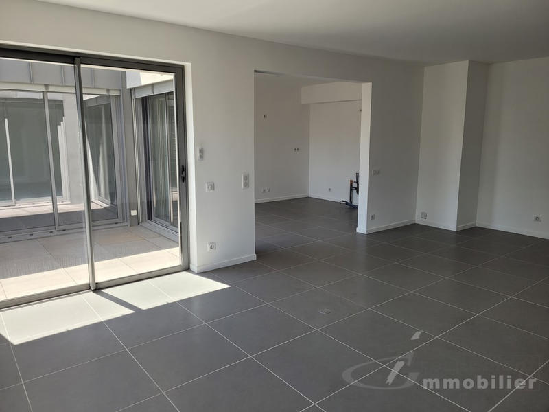 Appartement - 82 m² - 3 pièces