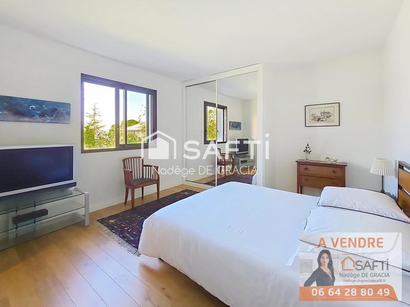 Maison - 265 m² - 6 pièces