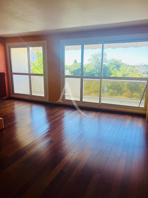 Appartement - 100 m² - 5 pièces