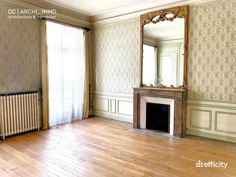 Maison - 360 m² - 10 pièces