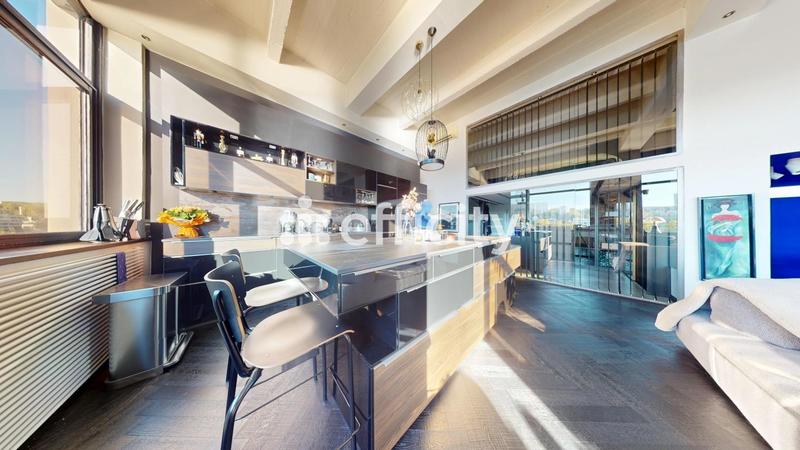 Loft - 149 m² - 4 pièces