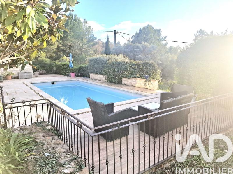 Maison - 185 m² - 7 pièces