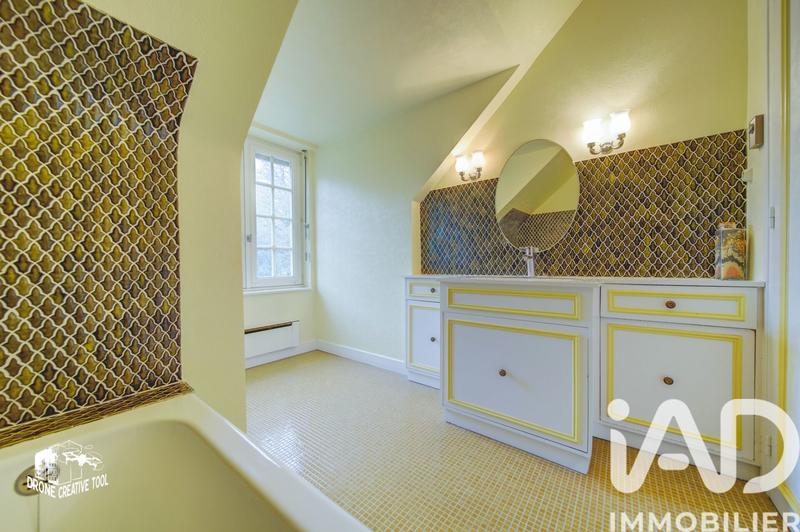 Maison - 239 m² - 7 pièces