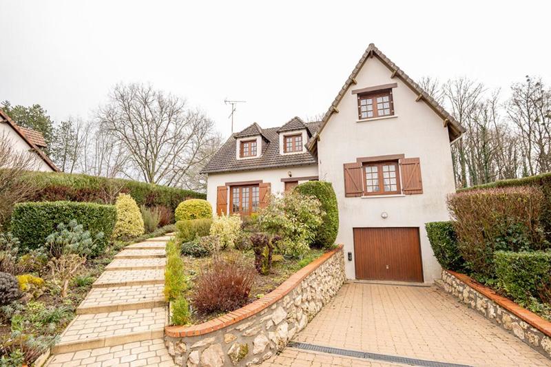 Maison - 195 m² - 8 pièces