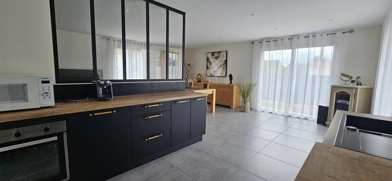 Maison - 121 m² - 5 pièces