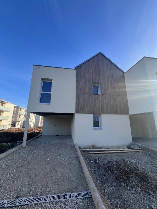 Pavillon - 93 m² - 4 pièces