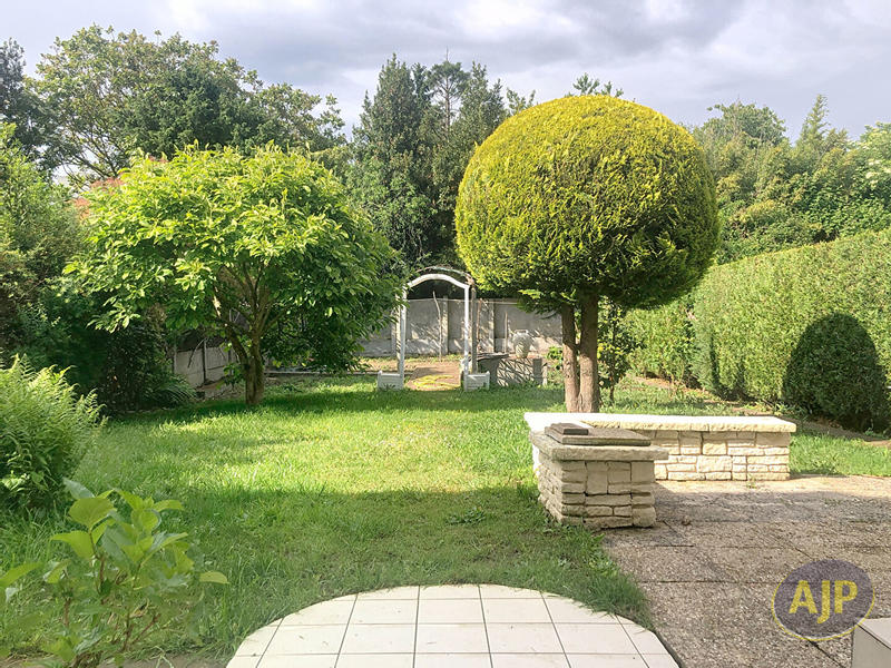 Maison - 122 m² - 6 pièces