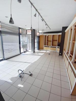 Local d'activité / Entrepôt - 200 m² - 3 pièces