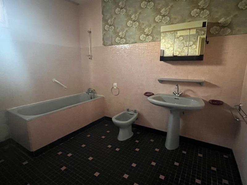 Maison - 216 m² - 8 pièces