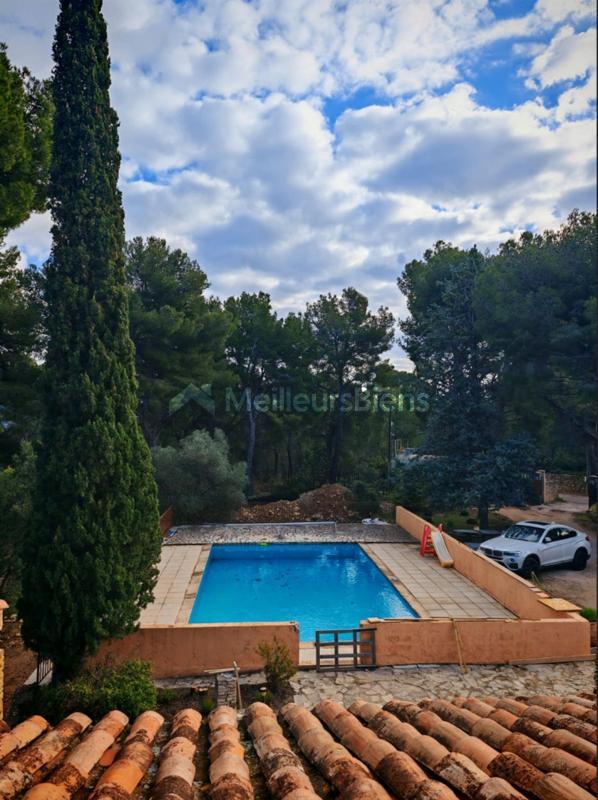 Propriété - 200 m² - 10 pièces