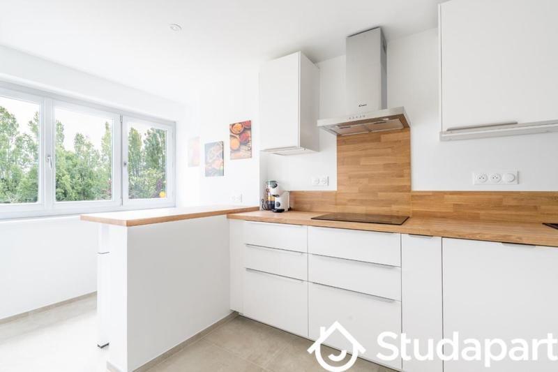 Chambre - 10 m² - 1 pièce