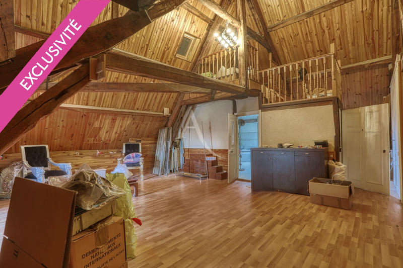 Maison - 307 m² - 9 pièces