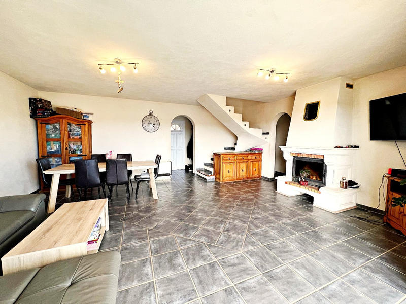 Maison - 102 m² - 6 pièces