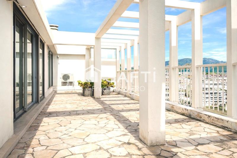 Appartement - 213 m² - 7 pièces