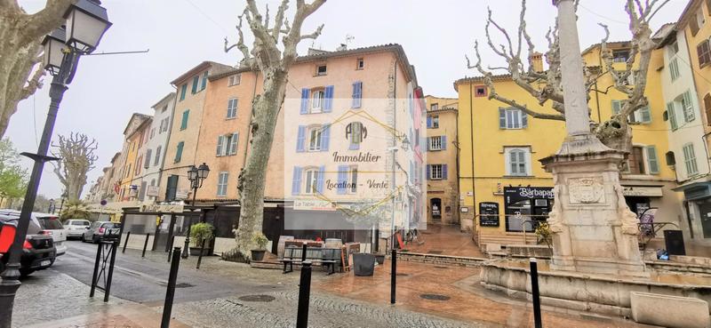 Immeuble - 92 m² - 4 pièces