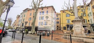 Immeuble - 92 m² - 4 pièces