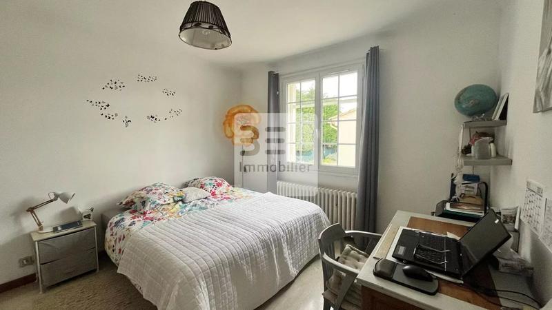 Propriété - 244 m² - 8 pièces