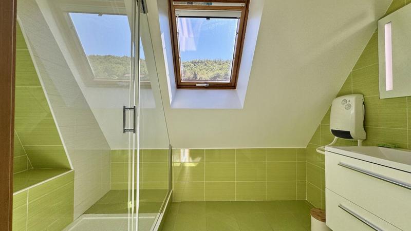 Maison - 170 m² - 5 pièces