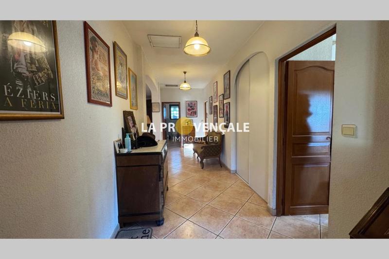 Maison - 290 m² - 9 pièces