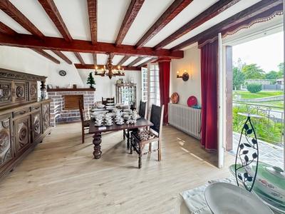 Maison - 184 m² - 5 pièces