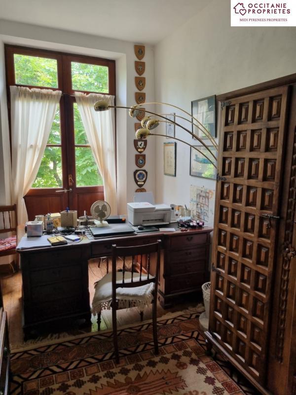 Maison - 212 m² - 12 pièces