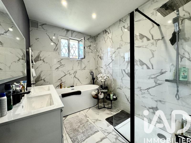 Maison - 110 m² - 4 pièces