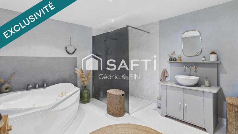 Maison - 236 m² - 7 pièces