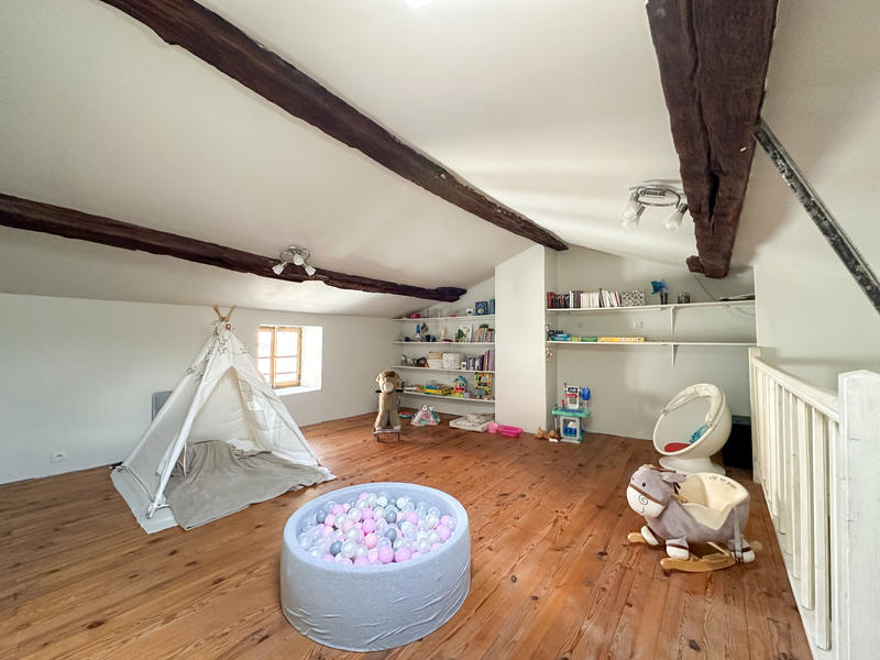 Maison - 186 m² - 6 pièces