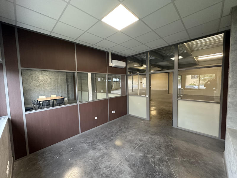 Local d'activités - 376 m²