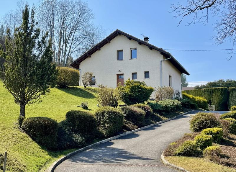 Maison traditionnelle - 124 m² - 6 pièces
