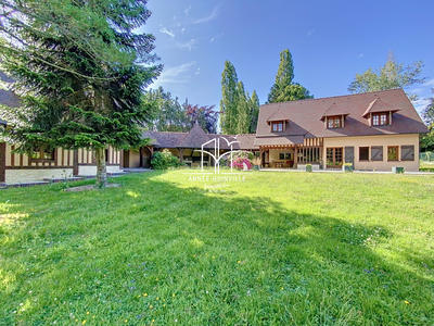 Maison - 136 m² - 9 pièces