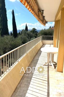 Appartement - 92 m² - 5 pièces