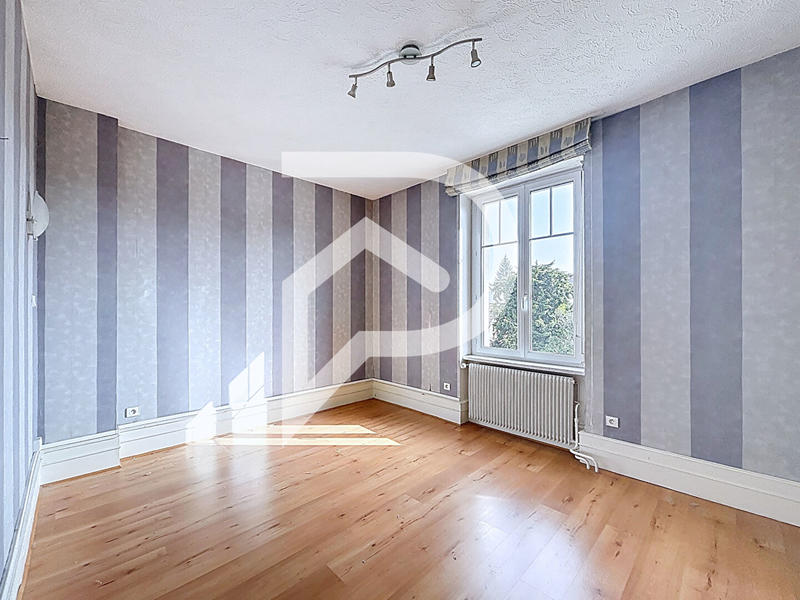 Maison de maîtres - 250 m² - 11 pièces