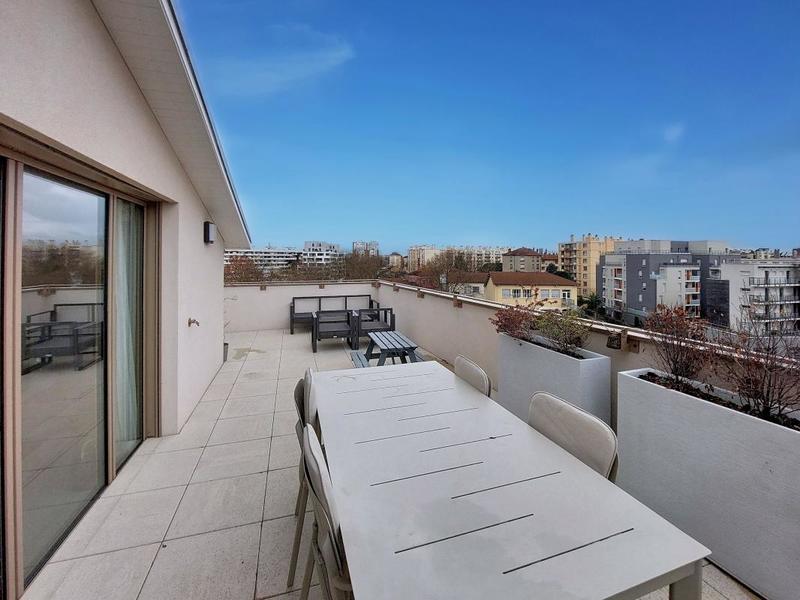 Appartement - 93 m² - 4 pièces