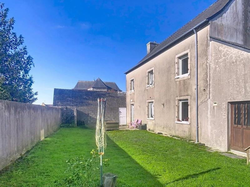 Maison - 104 m² - 6 pièces