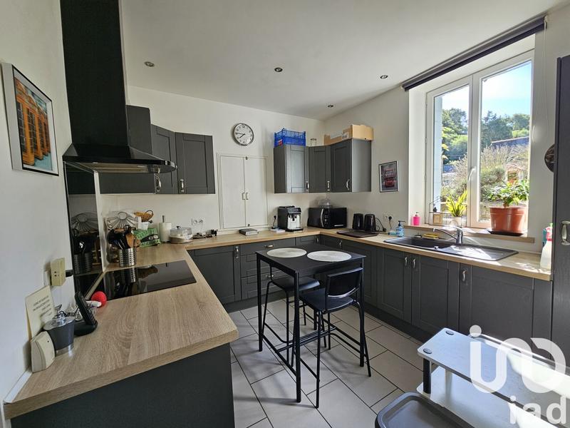 Maison - 240 m² - 11 pièces