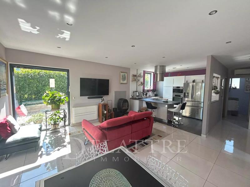 Villa - 30 m² - 5 pièces