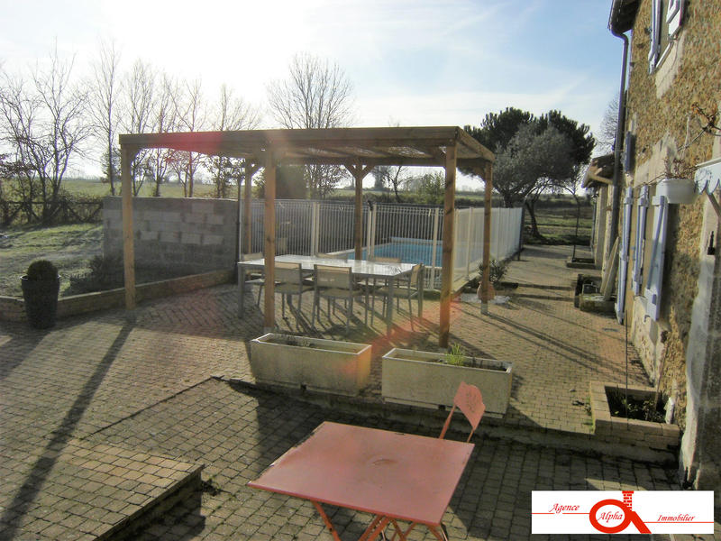 Maison ancienne - 310 m² - 10 pièces