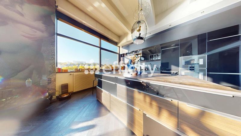 Loft - 149 m² - 4 pièces