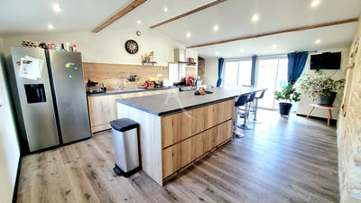 Maison - 195 m² - 6 pièces