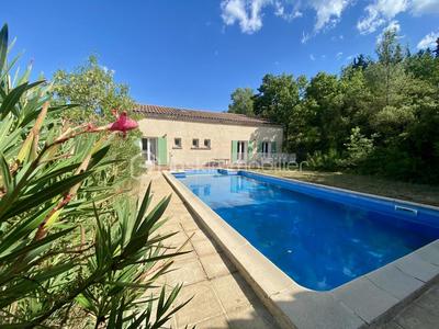 Maison - 234 m² - 8 pièces