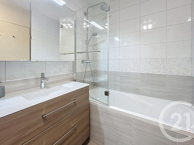 Appartement - 98 m² - 5 pièces